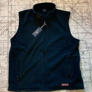 BNWT Men’s Vineyard Vines fleece vest